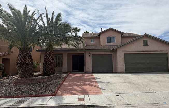 LARGE 5 BDRM HOME W/ 3 FULL BATHS.