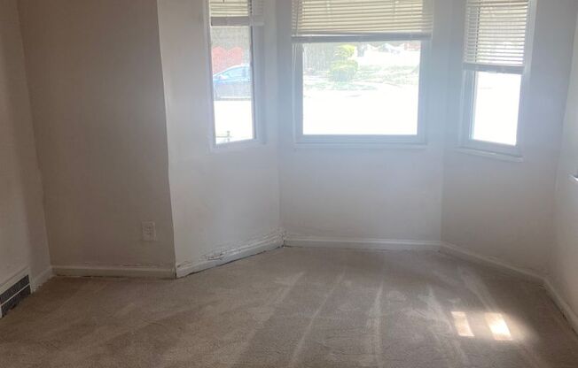 3 beds, 1 bath, $1,200