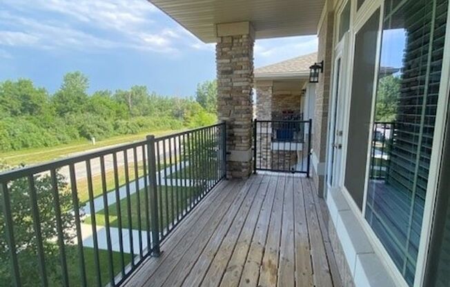 3 beds, 2 baths, 1,381 sqft, $2,371, Unit 2205-203