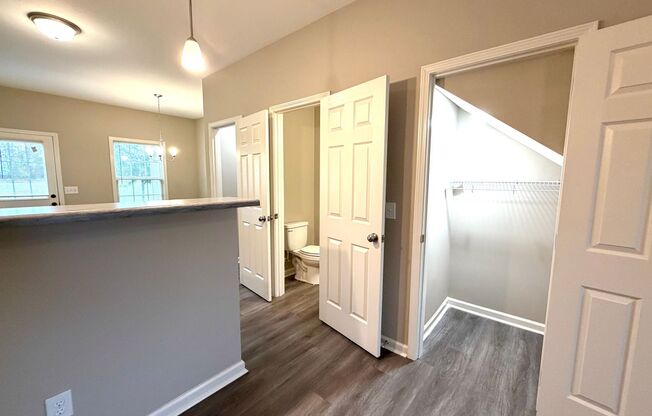 2 beds, 1.5 baths, $1,295