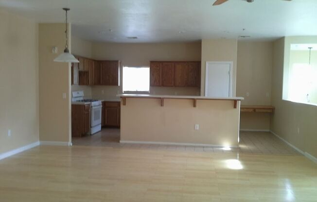 Gorgeous 3 Bedroom Townhome with Attached Garage! Available for Immediate Move in!