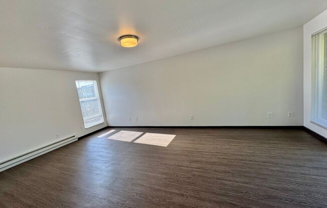 2 beds, 1 bath, 843 sqft, $1,995, Unit 307