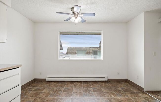 2 beds, 1 bath, 811 sqft, $1,395, Unit D23