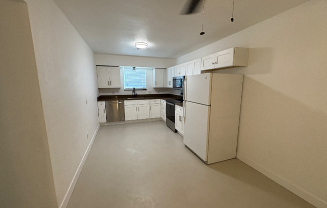 658 S GRAND