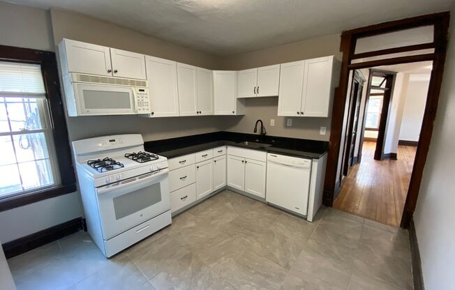 2 beds, 1 bath, 1,150 sqft, $975, Unit 1