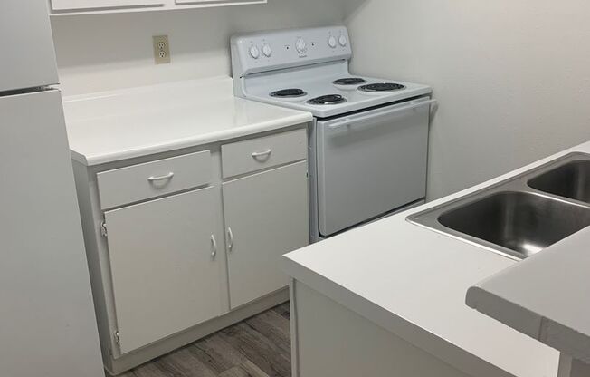 2 beds, 2 baths, 1,003 sqft, $1,050, Unit 1212