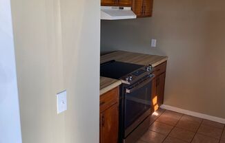 2 beds, 1 bath, $1,100, Unit Unit B