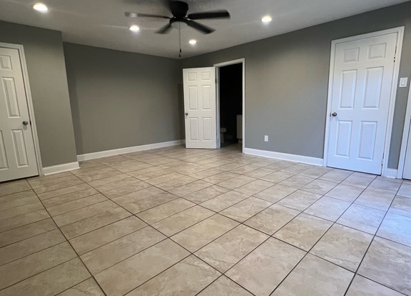 8601 HOMEWOOD LN