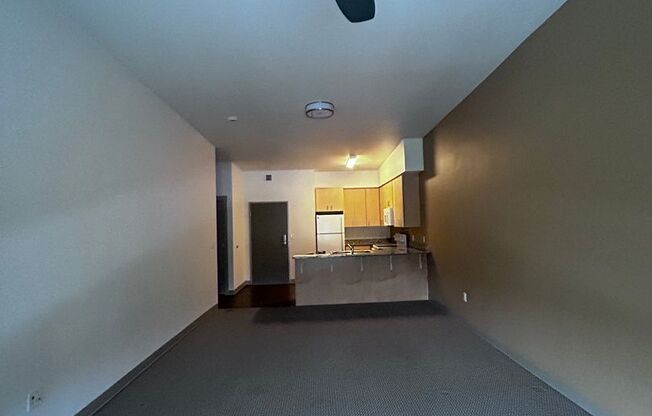 2 beds, 2 baths, 1,000 sqft, $1,700, Unit 305
