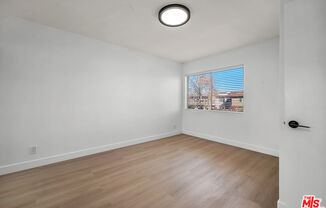 7301 Lennox Avenue Unit D11