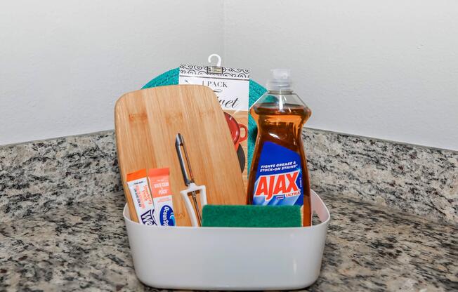 1 bed, 1 bath, 651 sqft, $1,300