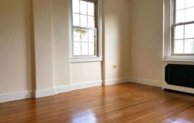 2 beds, 1 bath, 1,050 sqft, $1,925, Unit 415