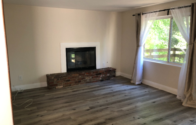22822 AZALIA LN