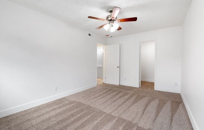 2 beds, 1 bath, 850 sqft, $1,675, Unit 9100-11