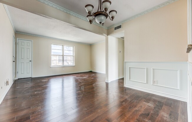 5833 Sandhurst Lane
