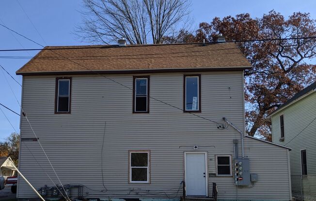 487 W. Grand Ave.