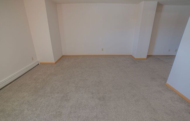 Studio, 1 bath, 430 sqft, $685, Unit 237