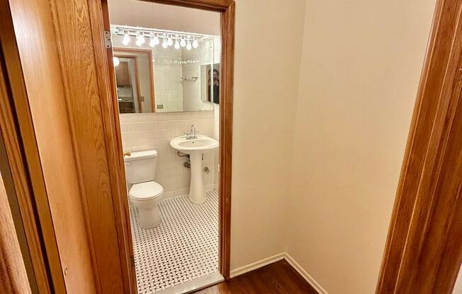 Studio, 1 bath, 450 sqft, $1,645, Unit 531-306