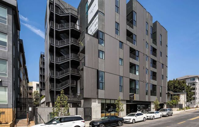 1 bed, 1 bath, 679 sqft, $2,800, Unit 210