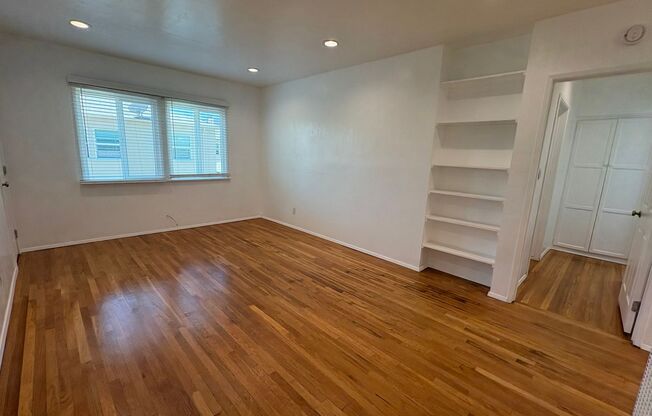 Exemplifying Style, Serenity & Lifestyle! Upstairs ~ 1 Bedroom / 1 Bathroom!