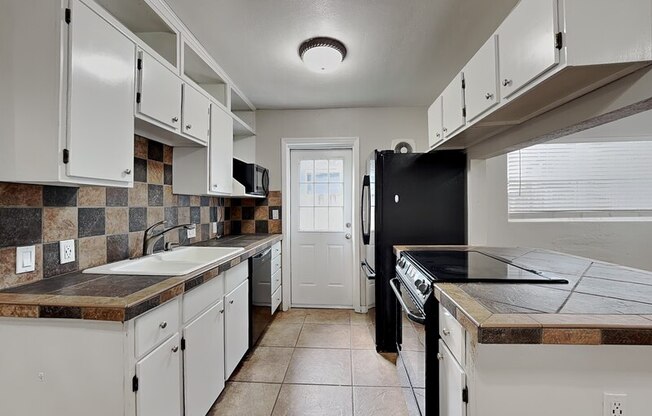313 S LAWSONA BLVD
