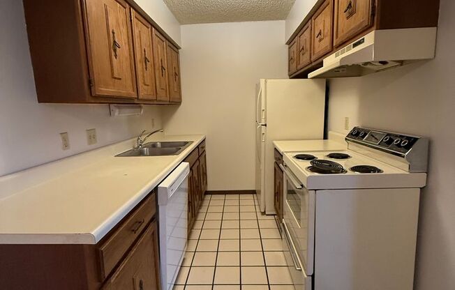 1 bed, 1 bath, 575 sqft, $695, Unit 5