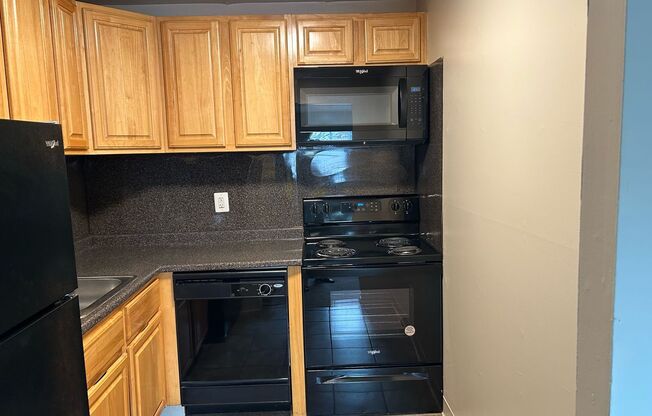 1 bed, 1 bath, 625 sqft, $1,295, Unit G10