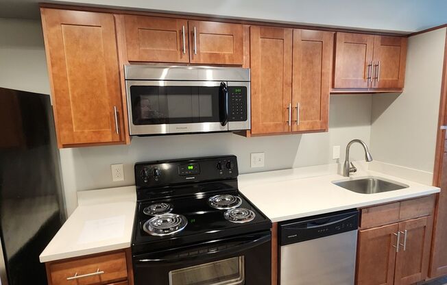 Studio, 1 bath, 431 sqft, $995, Unit Unit 200