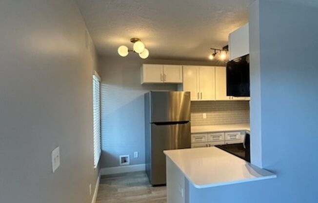 1 bed, 1 bath, 574 sqft, $1,195, Unit 18