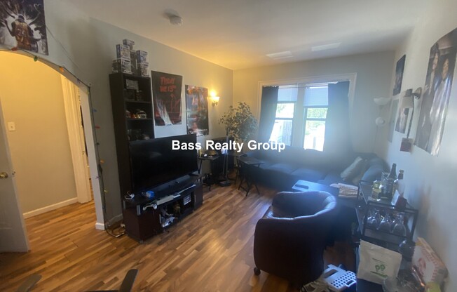 1727 W ESTES AVE