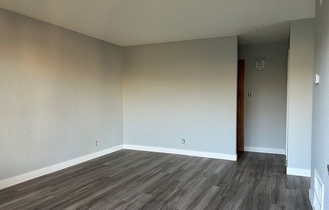 1 bed, 1 bath, 690 sqft, $1,400, Unit 23