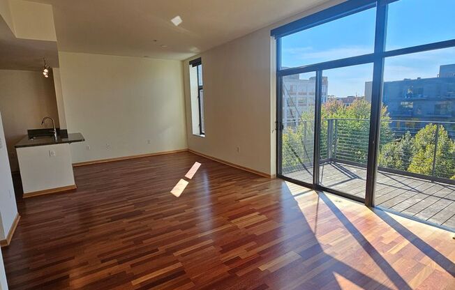 1 bed, 1 bath, 729 sqft, $1,800, Unit 411