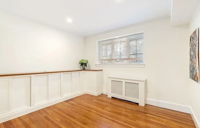 549 Centre St
