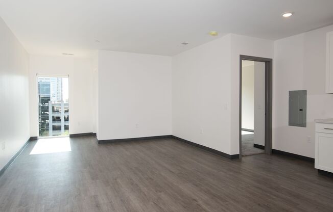 2 beds, 2 baths, 987 sqft, $1,750, Unit 412