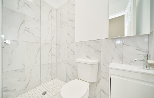 2 beds, 2 baths, $3,700, Unit 0G