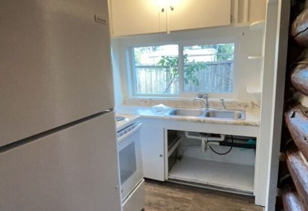 909.1x - 1221 Thomas Rd. #1-7