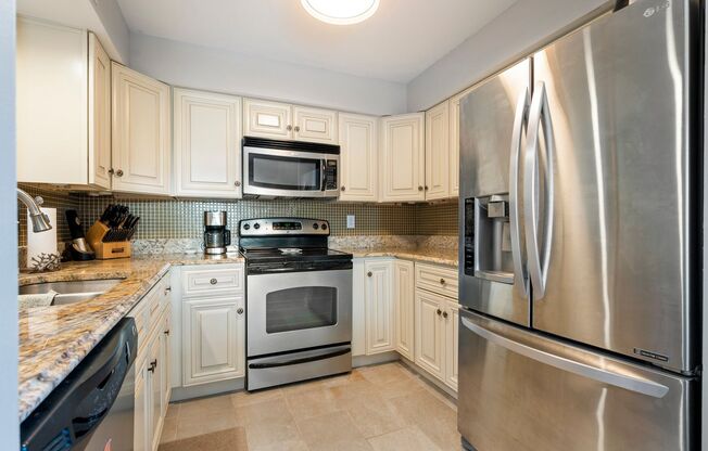 2 beds, 2 baths, $2,195, Unit Unit 201