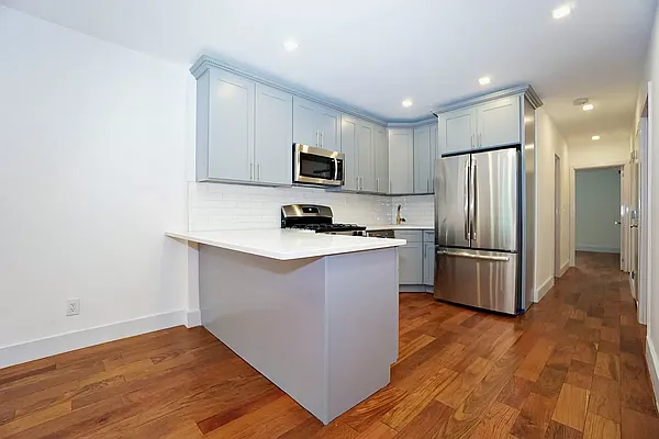139 ALBANY AVE