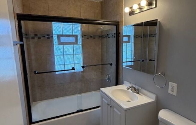 Move-In Ready! 4bd, 2ba