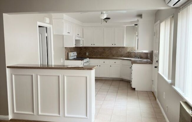 2433-2435 S. Baldwin Ave.