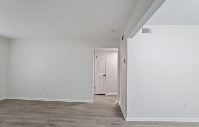 2 beds, 1 bath, 850 sqft, $1,075, Unit F6