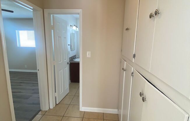 1 bed, 1 bath, 586 sqft, $1,595, Unit 11