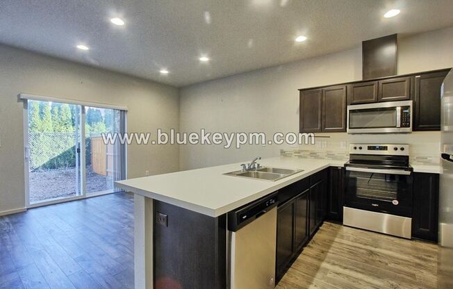3 Bed, 2.5 Baths Home in East Vancouver at NE 18th Street / NE 112th Ave.
