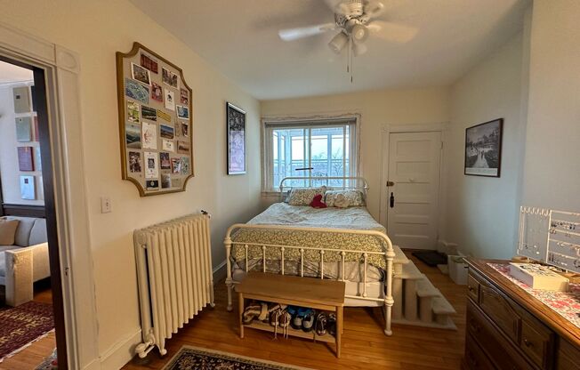 2 beds, 1 bath, 750 sqft, $3,200, Unit 23