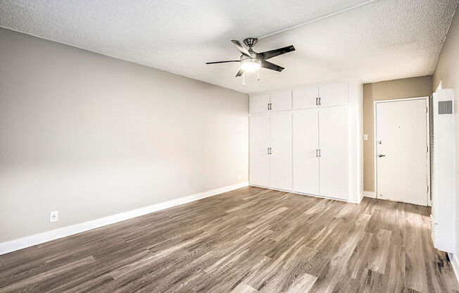 The Island Apartments unfurnished living room