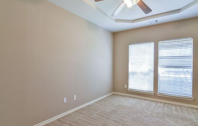 Large Mansfield High Home Centrally Located