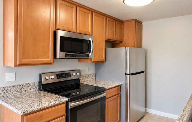 2 beds, 1 bath, 817 sqft, $3,400, Unit Unit 10