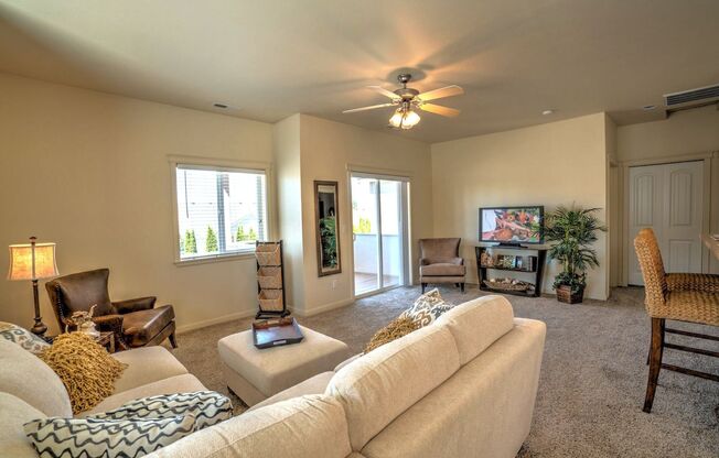 1 bed, 1 bath, 895 sqft, $1,525, Unit C205