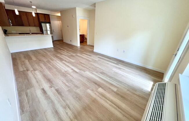 1 bed, 1 bath, 800 sqft, $1,600, Unit E103