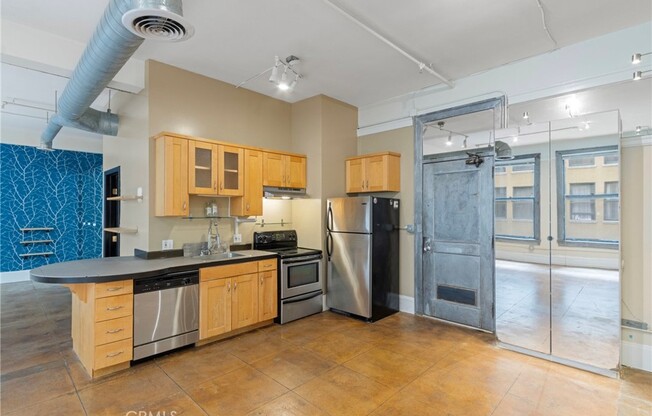 1 bed, 1 bath, 730 sqft, $2,200, Unit 410